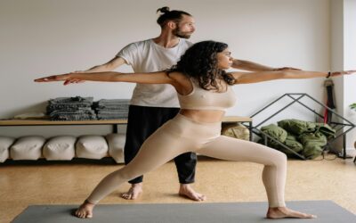 Kraftvoll und zentriert: Die Kriegerpose (Virabhadrasana) und ihre Wirkung